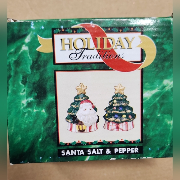 Holiday Traditions Vintage Ceramic 3" Santa Salt and Pepper Shaker - Picture 4 of 8